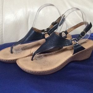 Born sandals